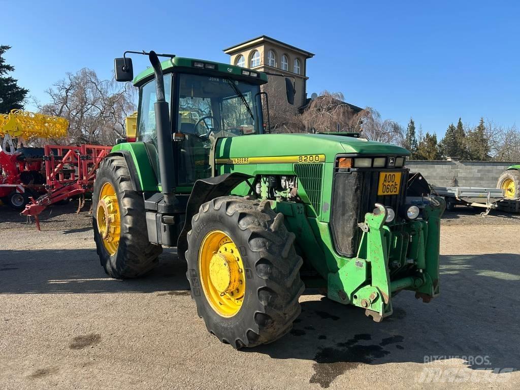 John Deere 8200 Tratores Agrícolas usados