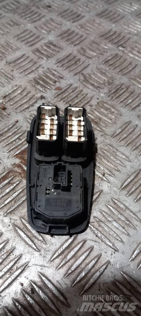 Scania R 440   1445793 Cabines e interior