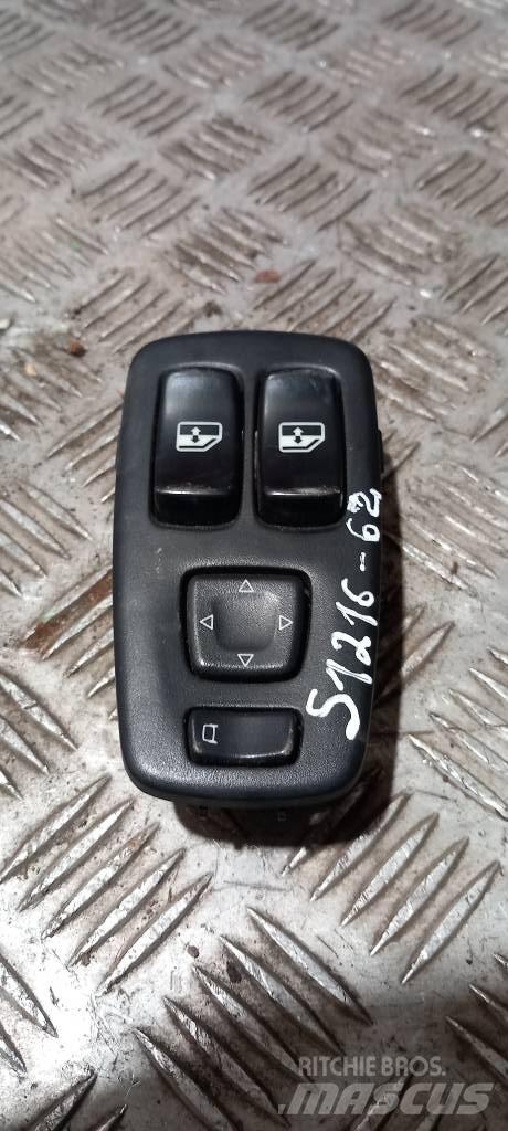 Scania R 440   1445793 Cabines e interior