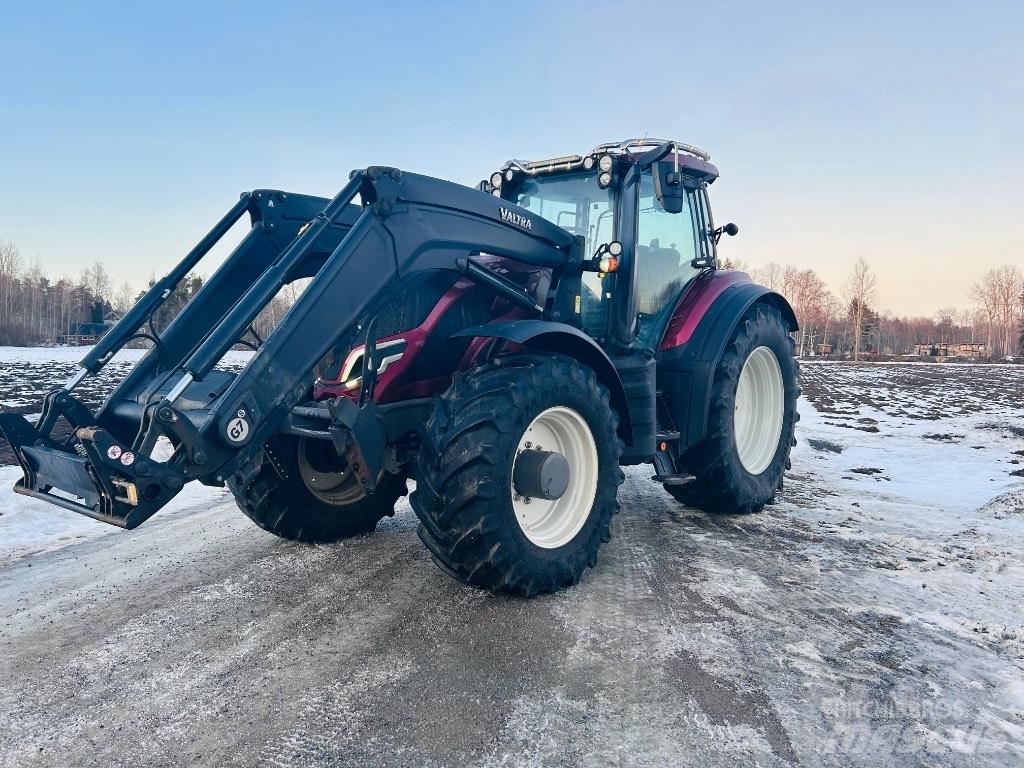 Valtra T 215 Active Tratores Agrícolas usados