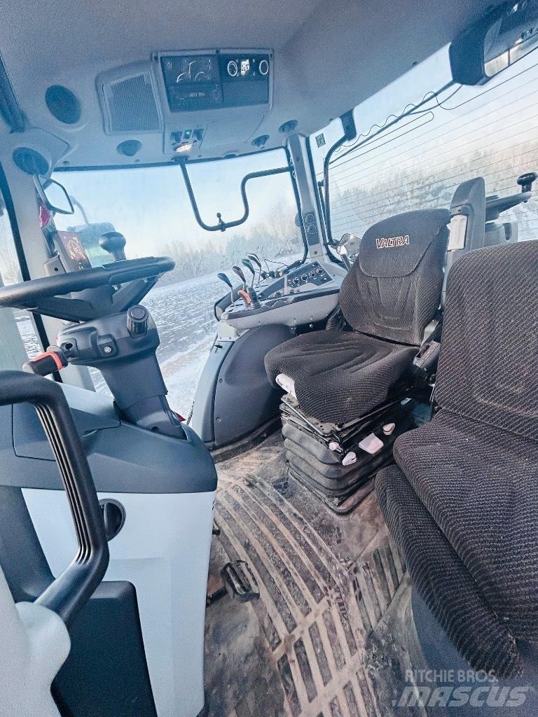Valtra T 215 Active Tratores Agrícolas usados
