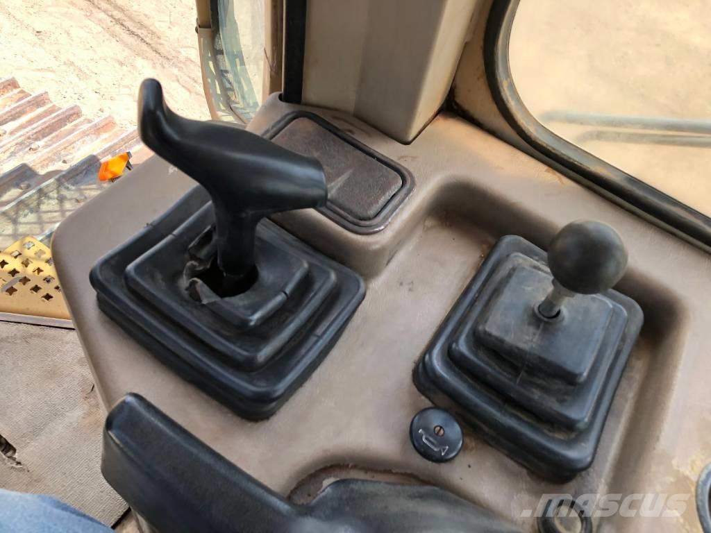 CAT D 5 M XL Dozers - Tratores rastos