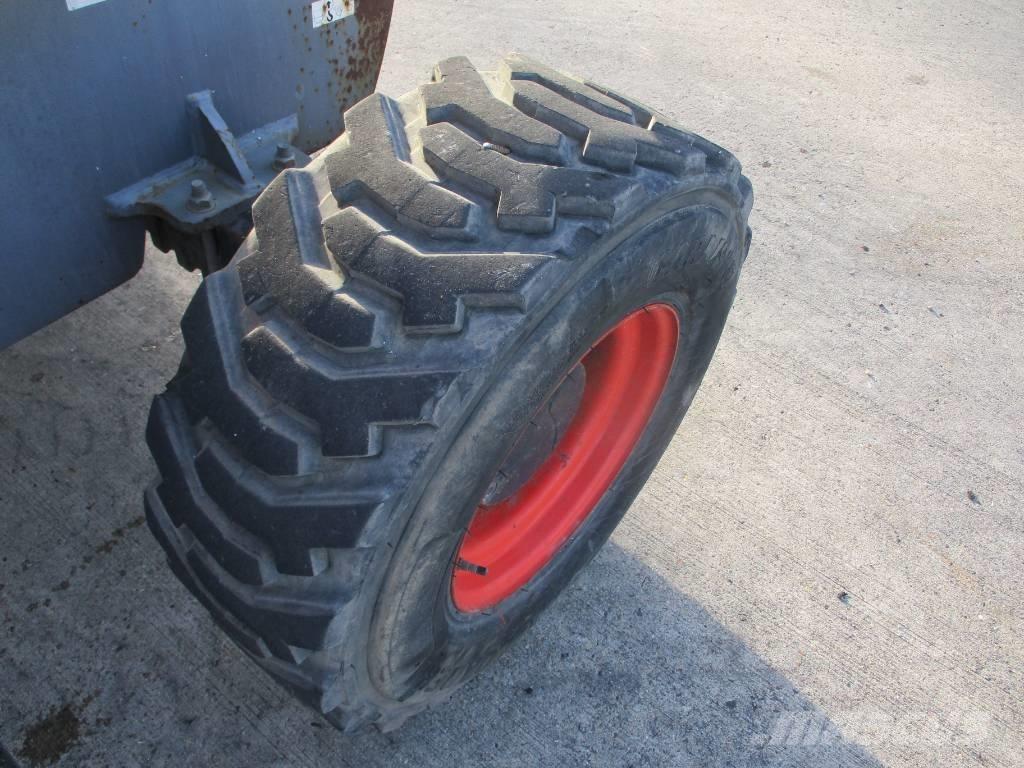 SkyJack SJ 51 AJ (725) Plataformas de braço compactas auto-propulsão