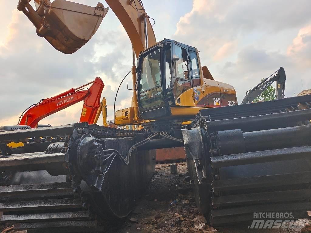 CAT 320 C Escavadoras anfíbias