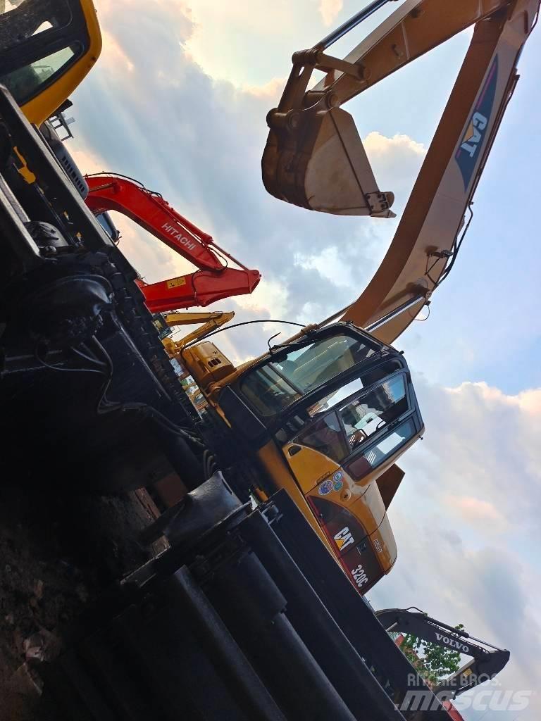 CAT 320 C Escavadoras anfíbias