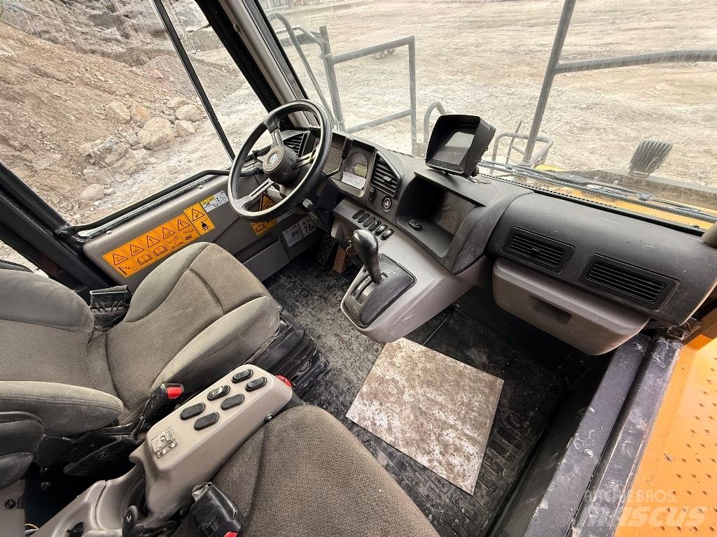 Komatsu HD 405 - 8E0 Camiőes dumper basculantes rígidos