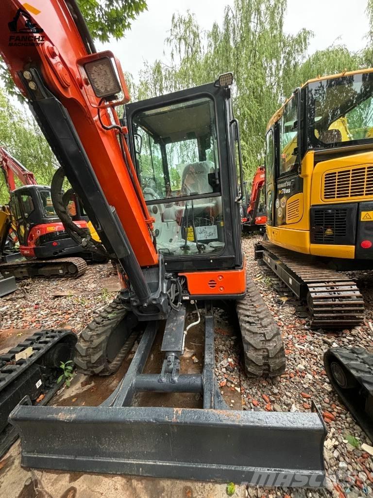 Hitachi U35 Mini Escavadoras <7t