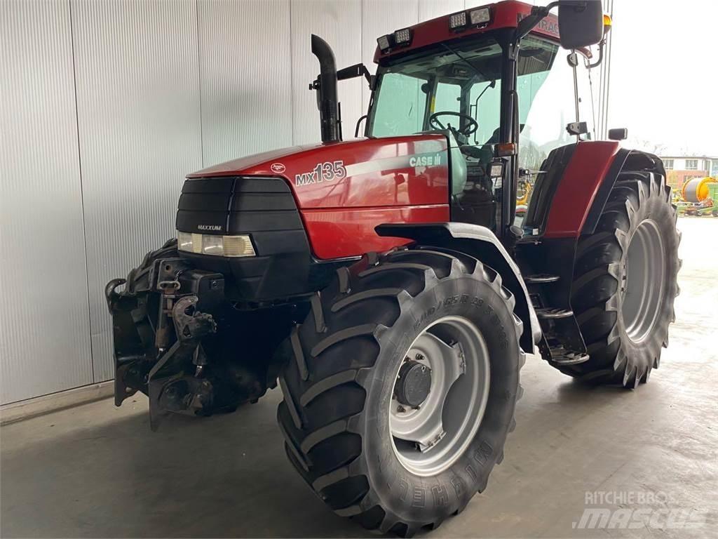 Case IH MX 135 Tratores Agrícolas usados