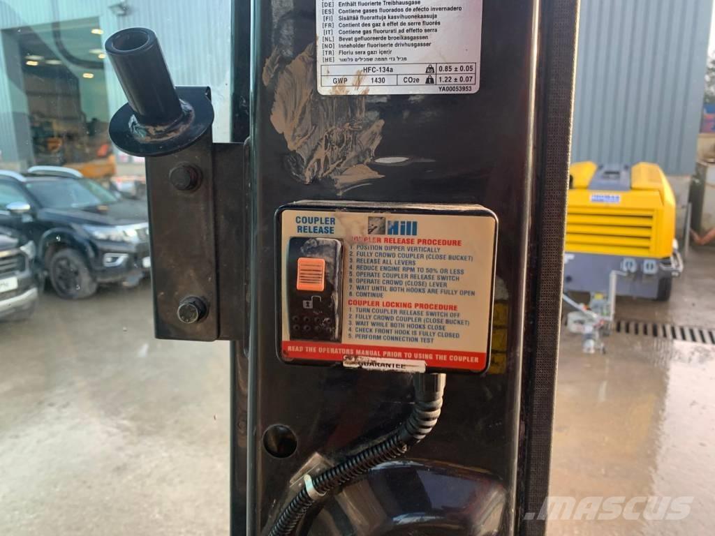 Hitachi ZX 135 US-6 Escavadoras de rastos