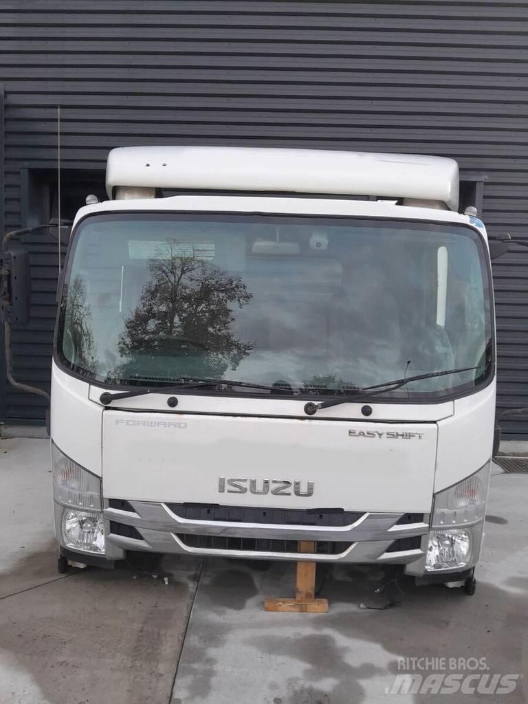 Isuzu N75 Cabines e interior