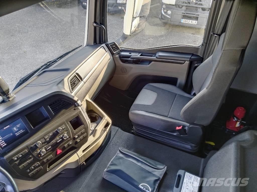 MAN TGS 26.360 Camiões de caixa fechada
