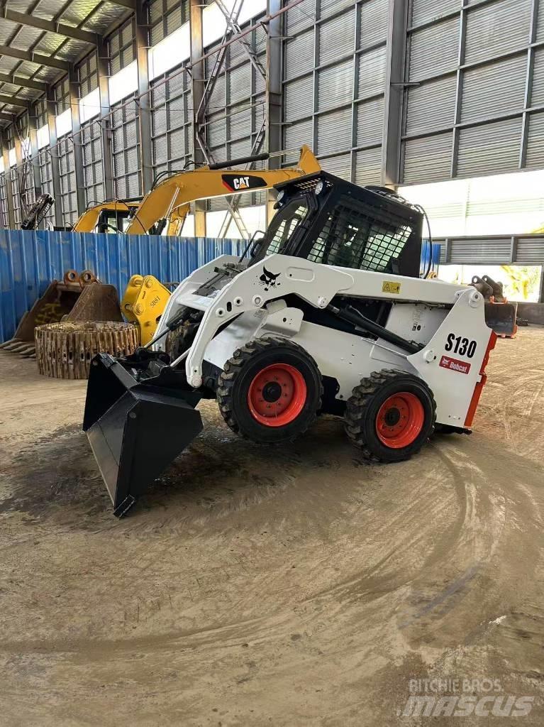 Bobcat S130 Carregadoras de direcção deslizante