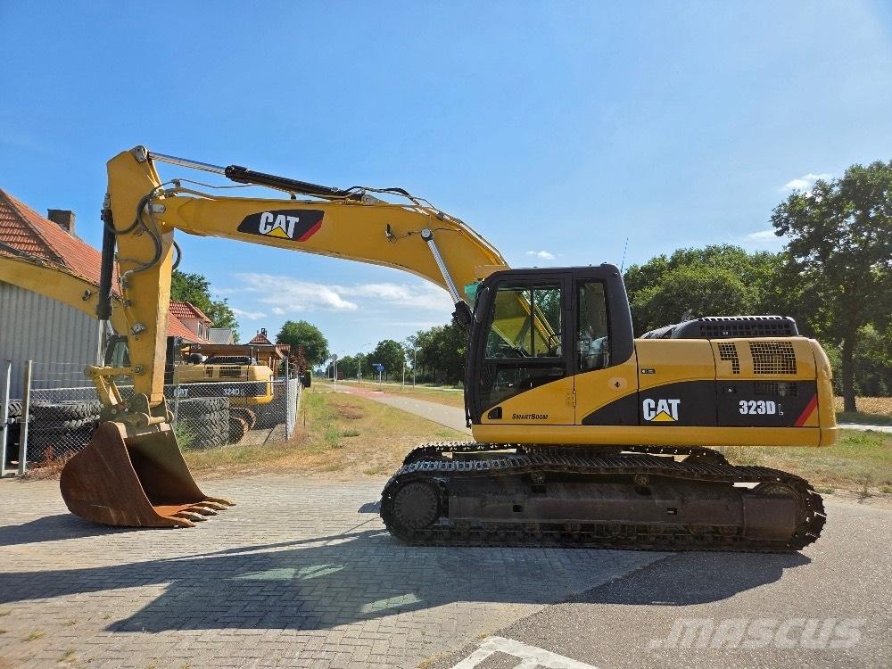 CAT 323DL Escavadoras de rastos