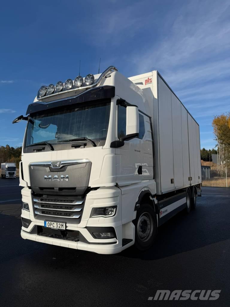 MAN 26.510 6X2-4 Camiões de caixa fechada