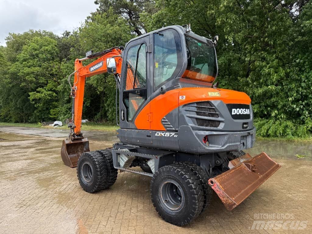 Doosan DX 57 W Escavadoras de rodas
