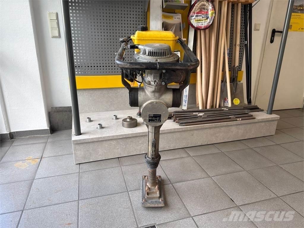 Wacker Neuson BS30 Saltitões