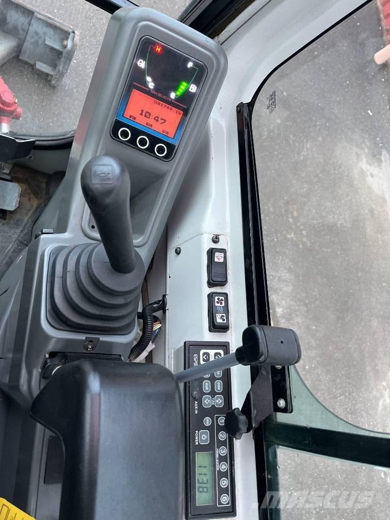 Takeuchi TB 216 Mini Escavadoras <7t