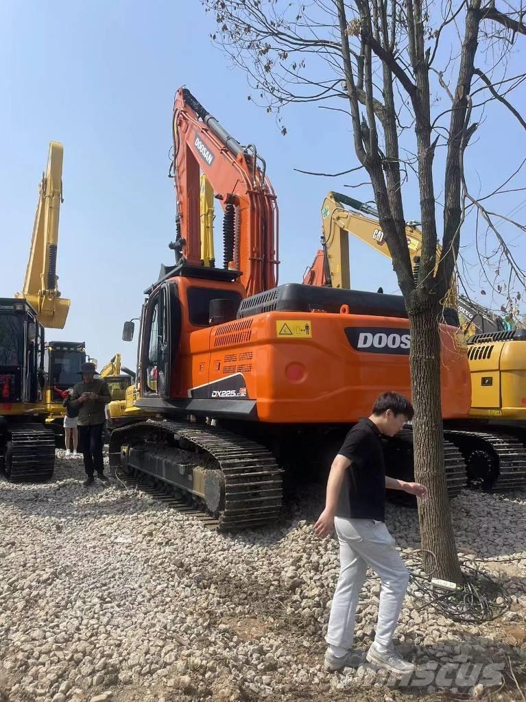 Doosan DX 225LC-9C Escavadoras de rastos