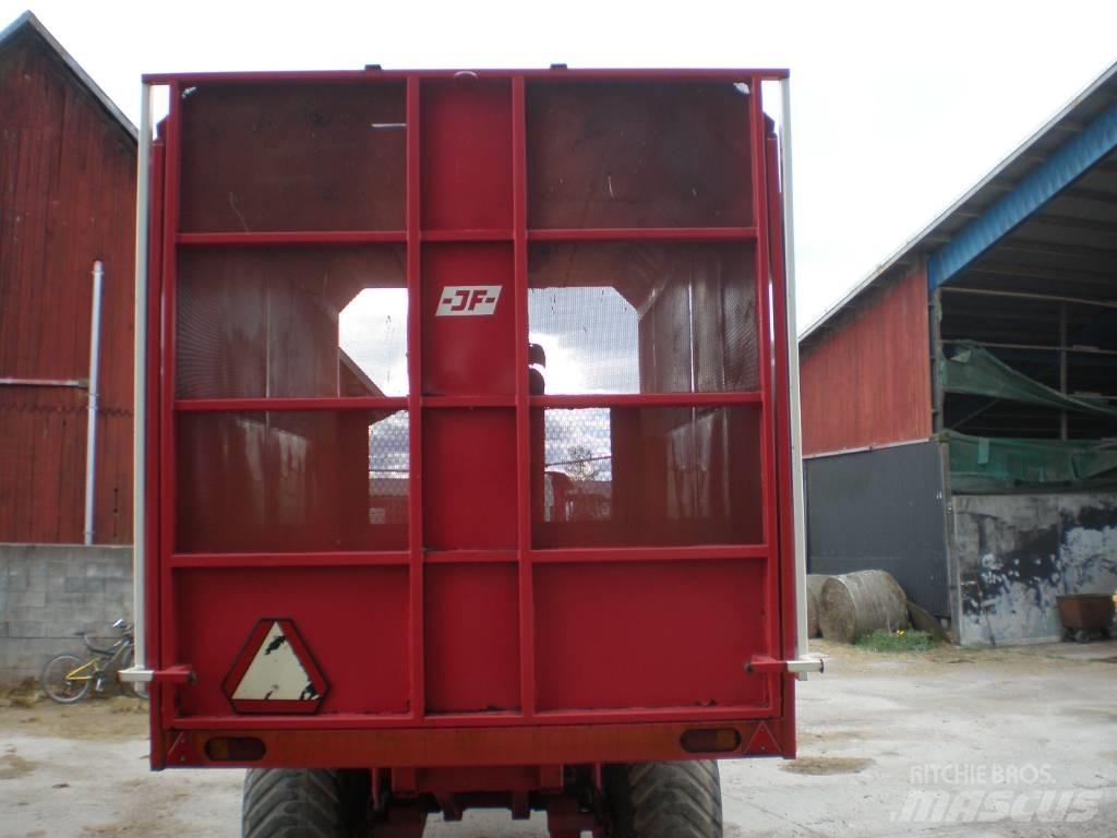 JF ES 3000 M Atrelados auto-carregadores