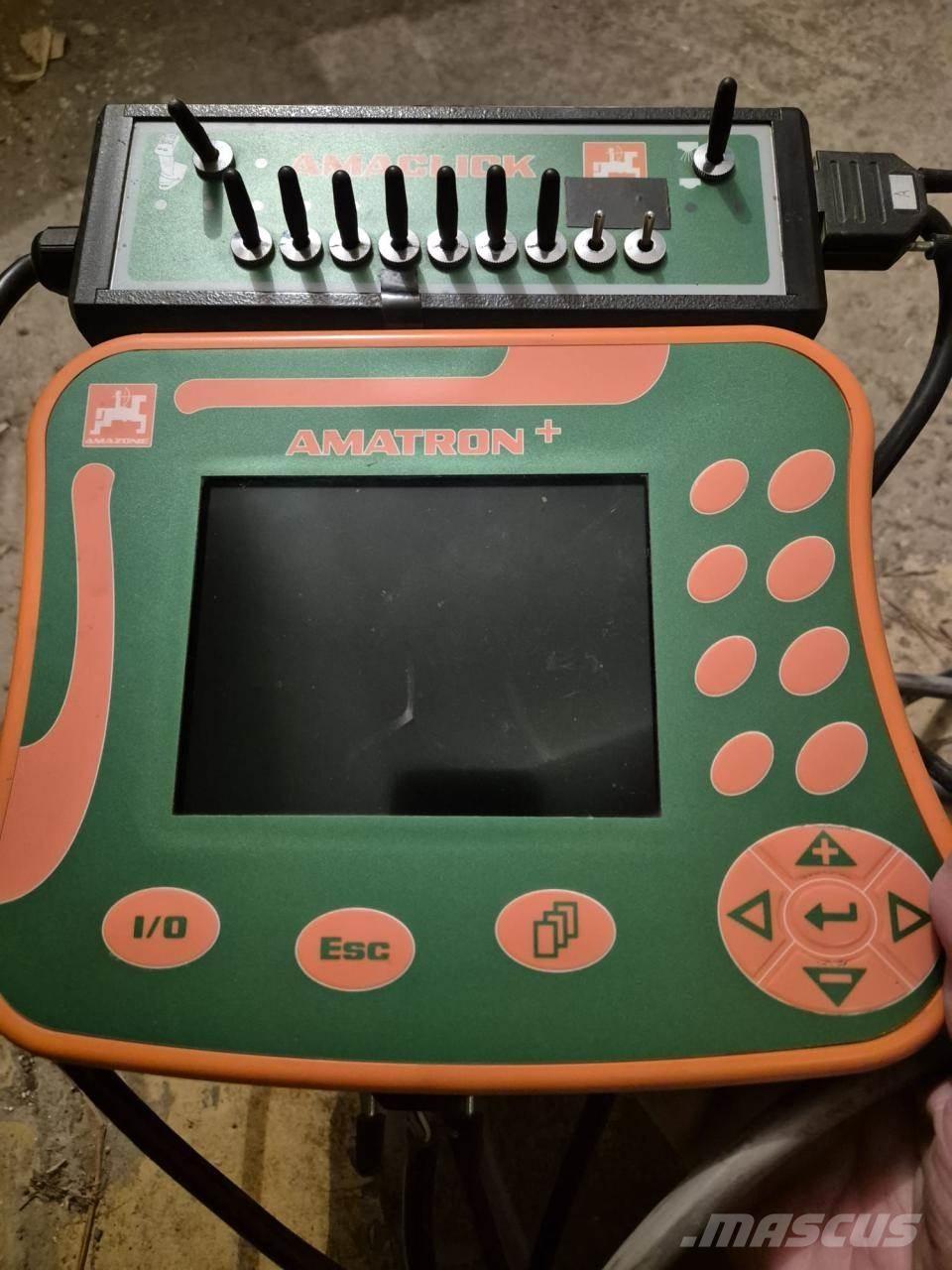 Amazone UX 4200 Pulverizadores rebocados