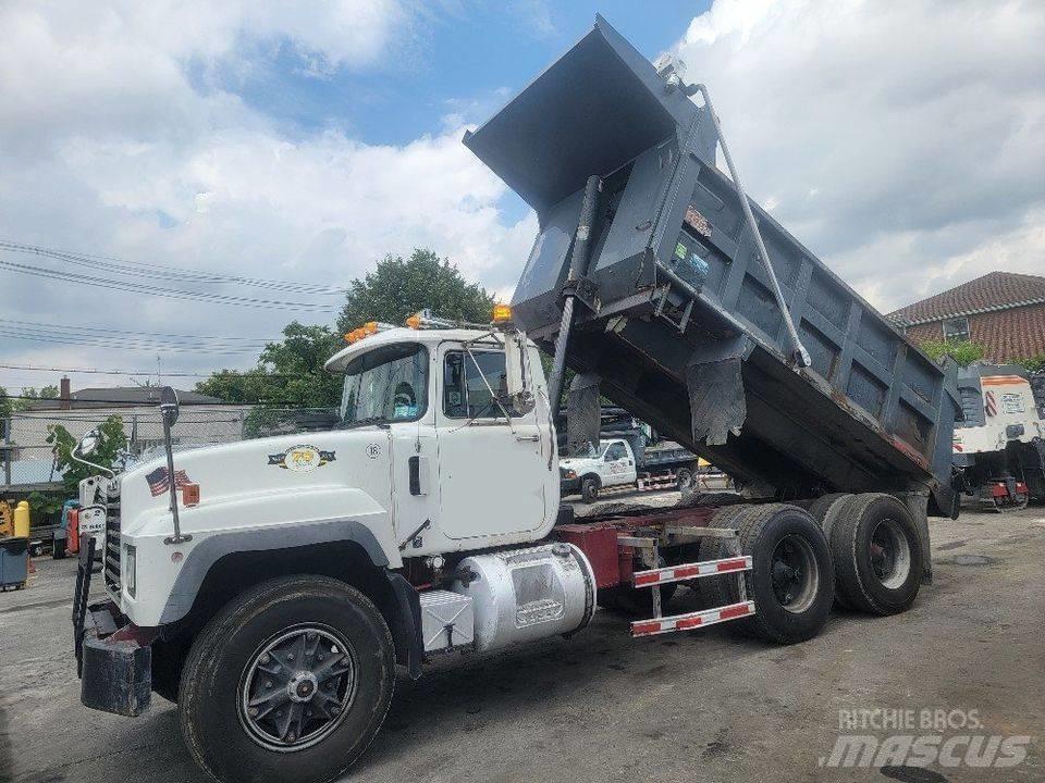 Mack RD 690 SX Camiões basculantes