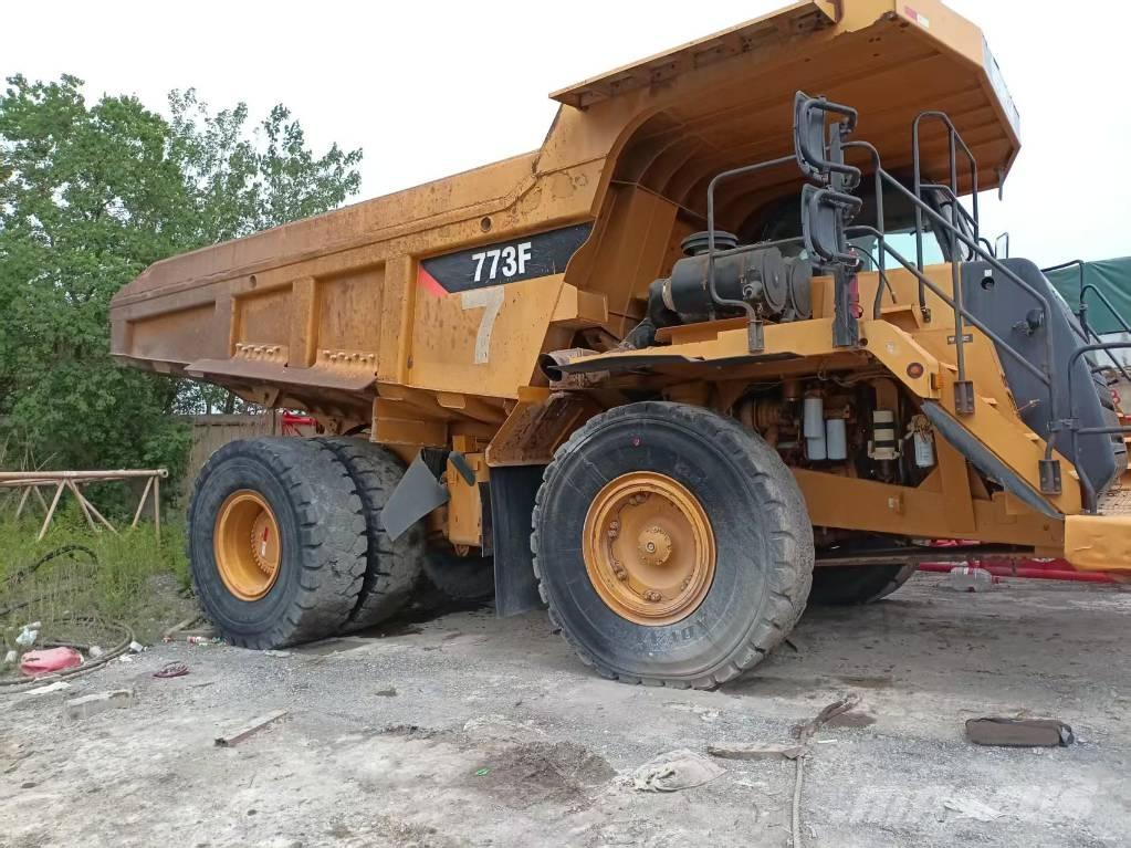 CAT 773 F Camiőes dumper basculantes rígidos