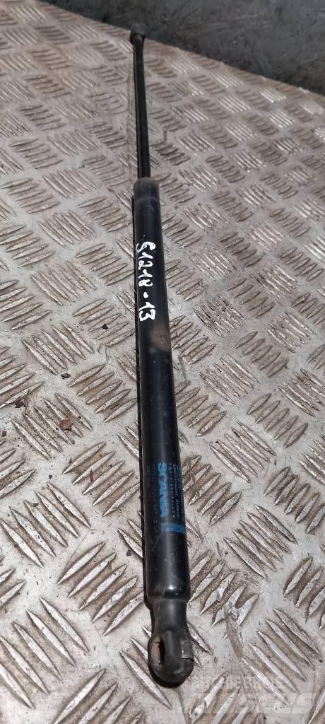 Scania R 440    2031872 Cabines e interior
