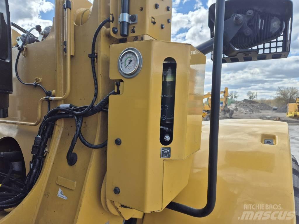 CAT 926M Pás carregadoras de rodas