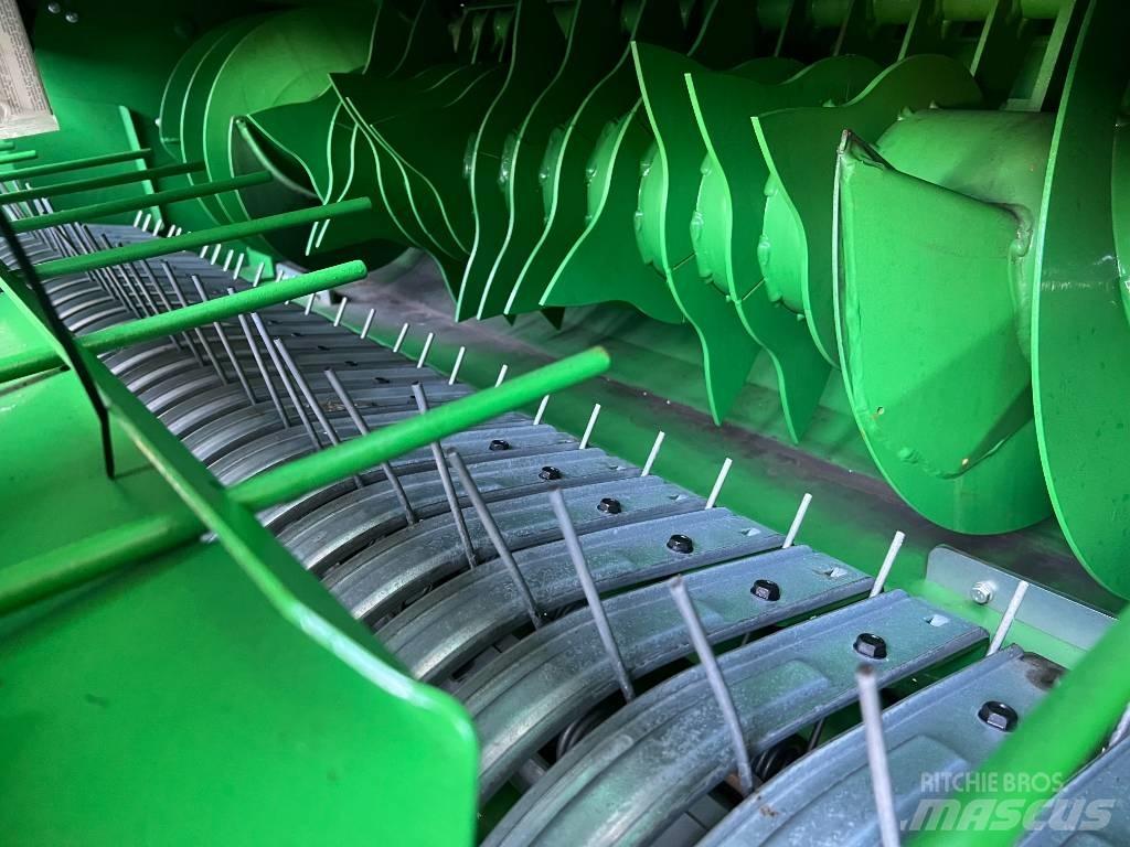 John Deere V461M Enfardadeira de rolos