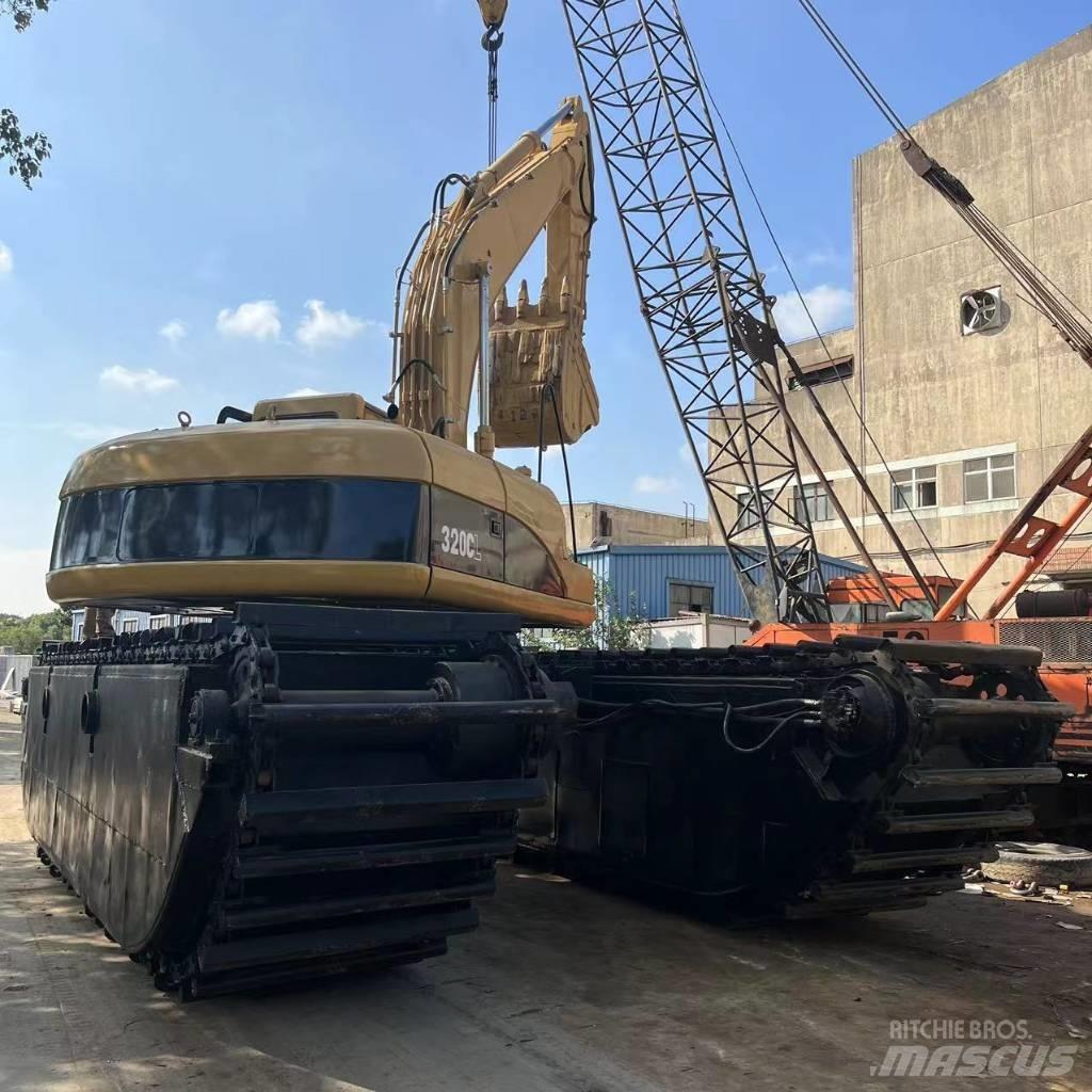 CAT 320 C Escavadoras anfíbias
