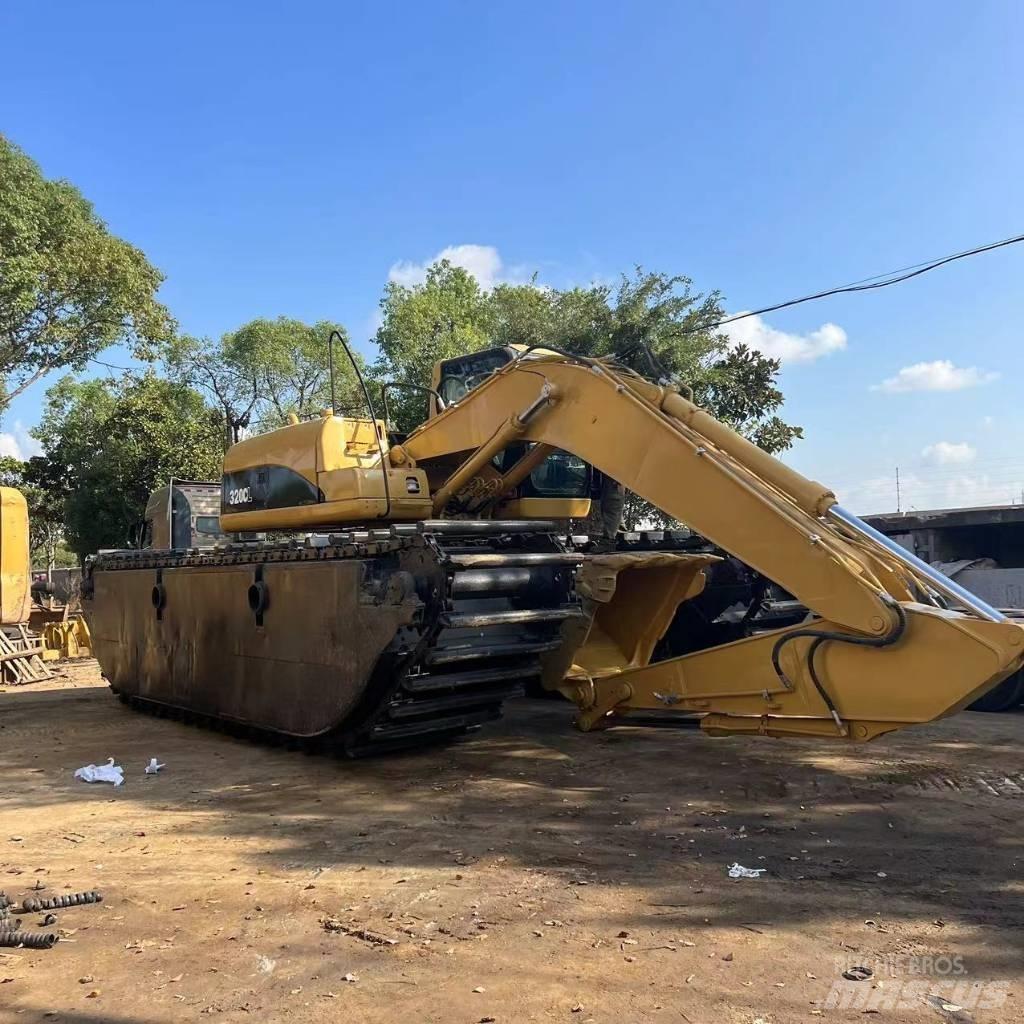CAT 320 C Escavadoras anfíbias