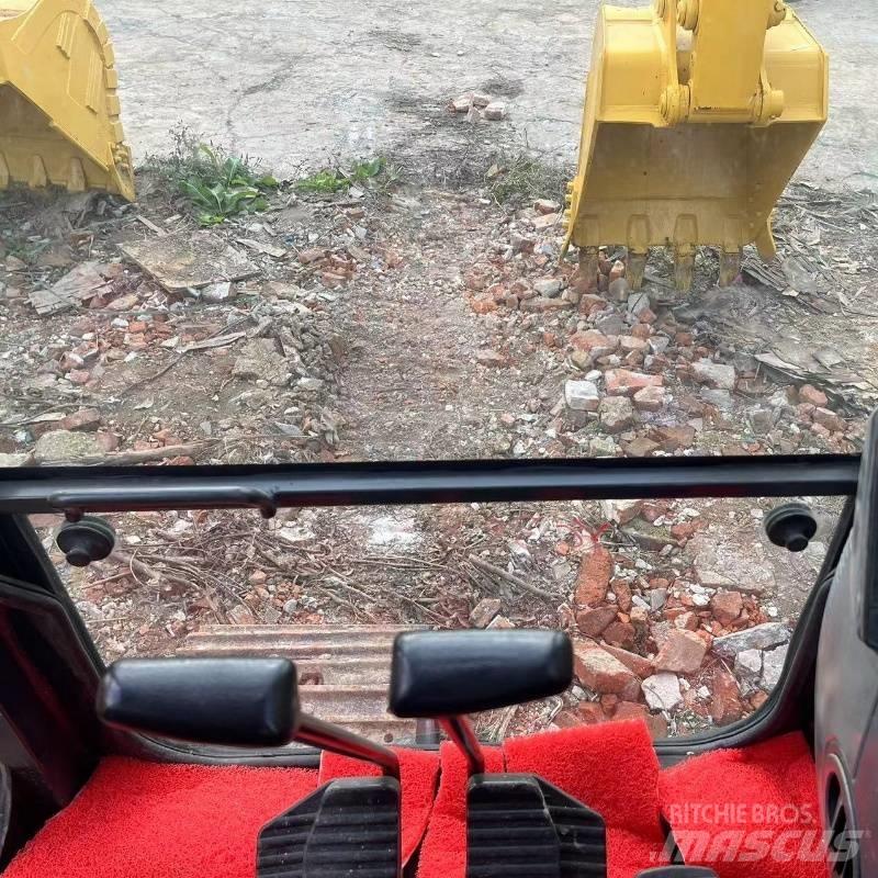 Komatsu PC 138 Escavadoras de rastos
