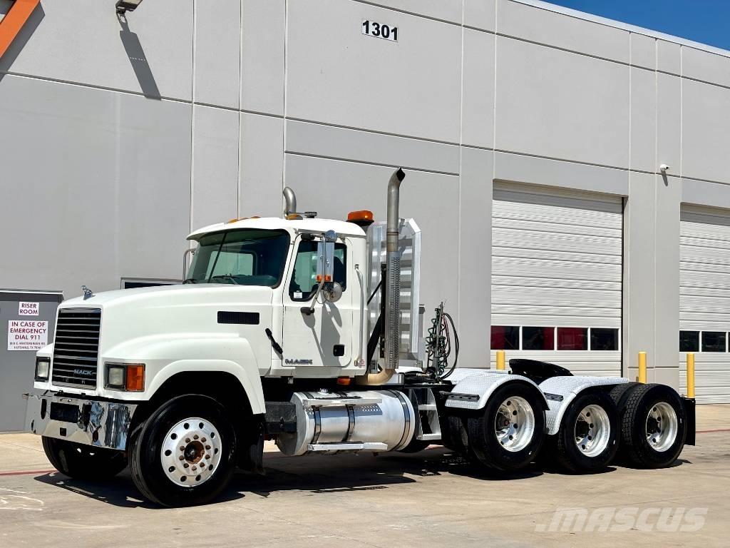 Mack CHU 613 Tractores (camiões)