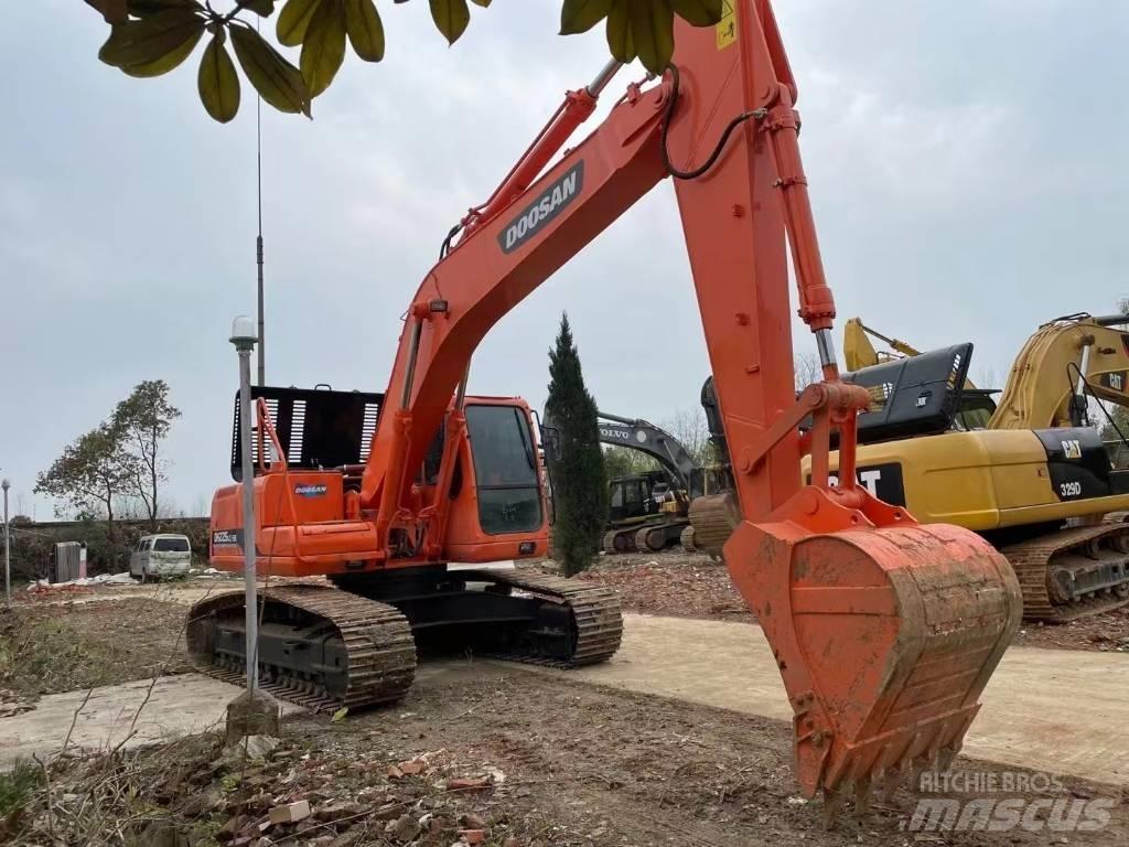 Doosan DH225LC-9E Escavadoras de rastos