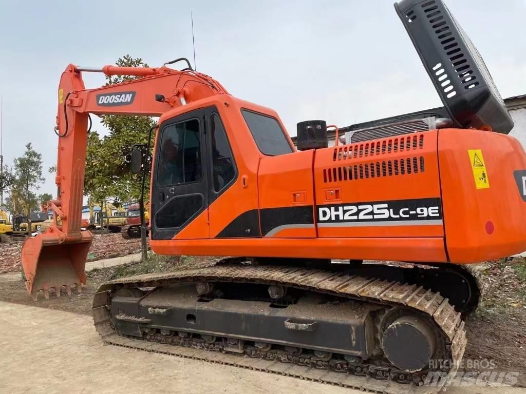 Doosan DH225LC-9E Escavadoras de rastos