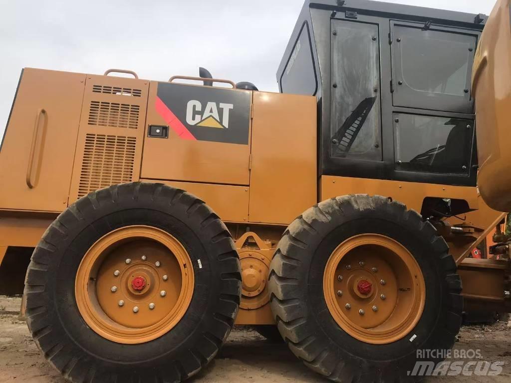 CAT 140k Motoniveladoras