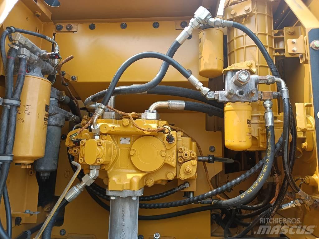 CAT 323D2L Escavadoras de rastos