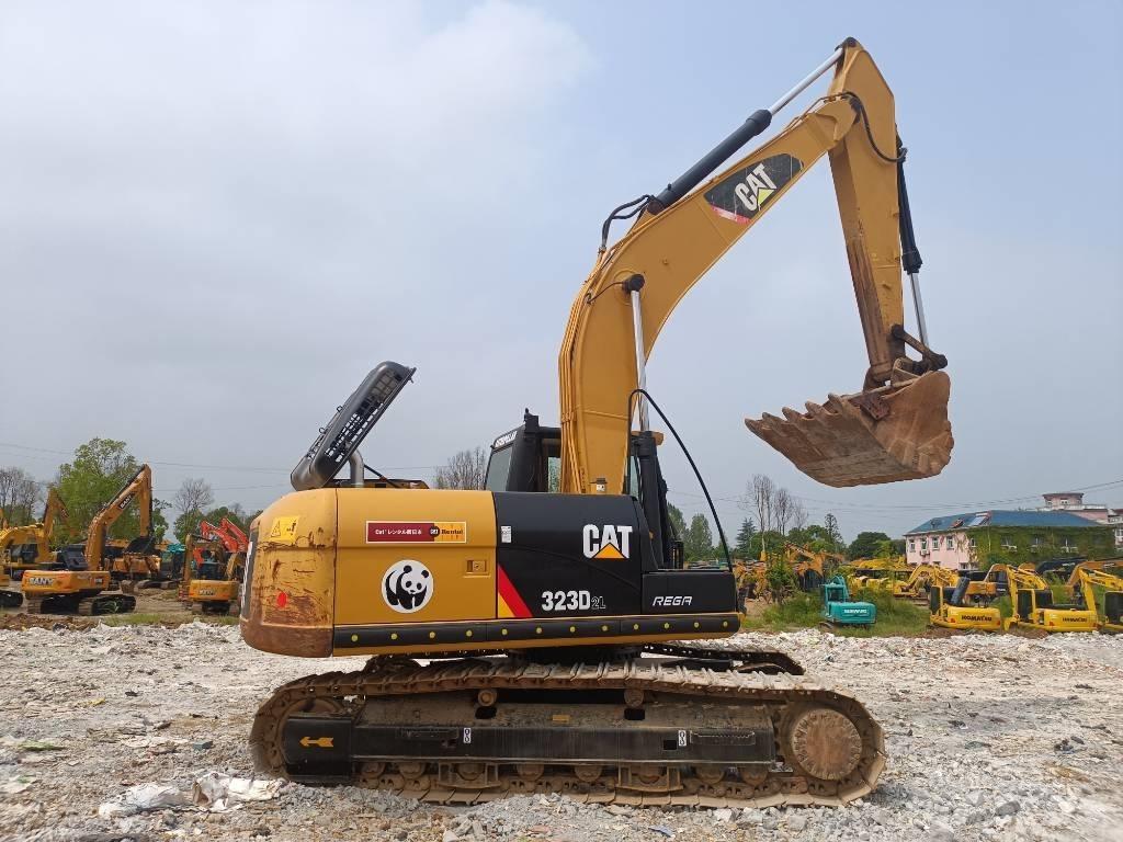 CAT 323D2L Escavadoras de rastos