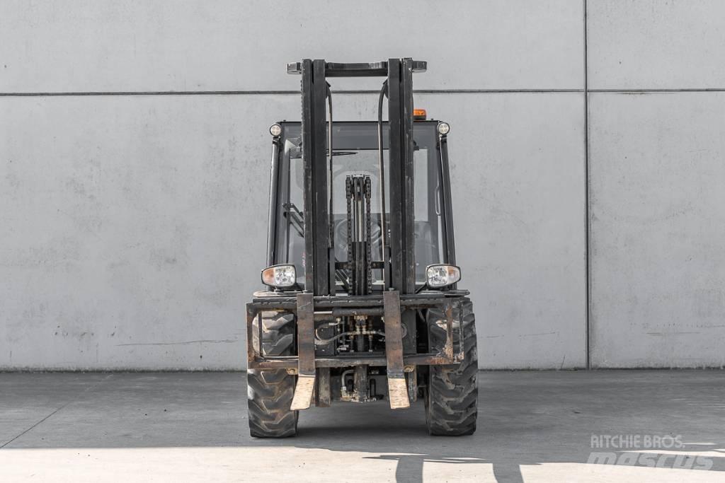 Manitou MC 25-4 Empilhadores Diesel