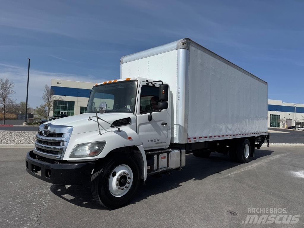 Hino 268 Carrinhas de caixa fechada