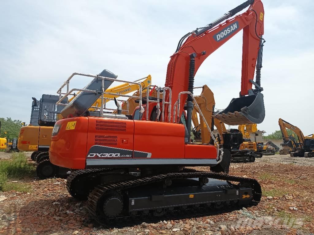 Doosan DX 300 Escavadoras de rastos