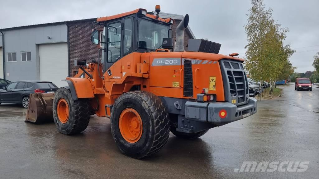 Doosan DL 200-3 Pás carregadoras de rodas
