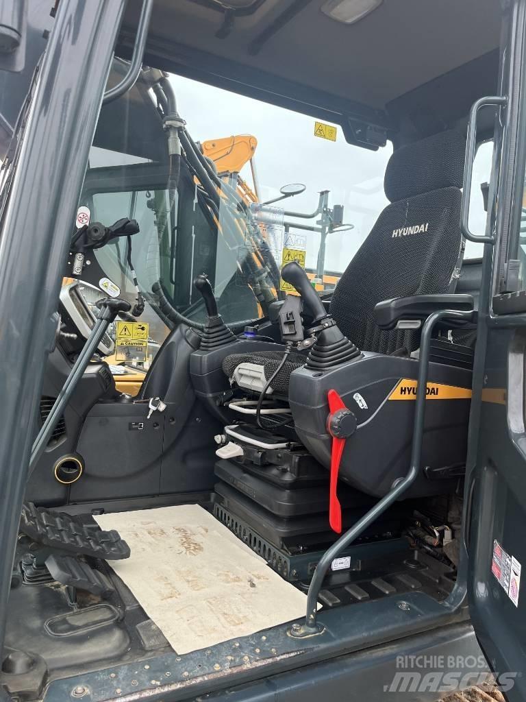 Hyundai HX 220 Escavadoras de rastos