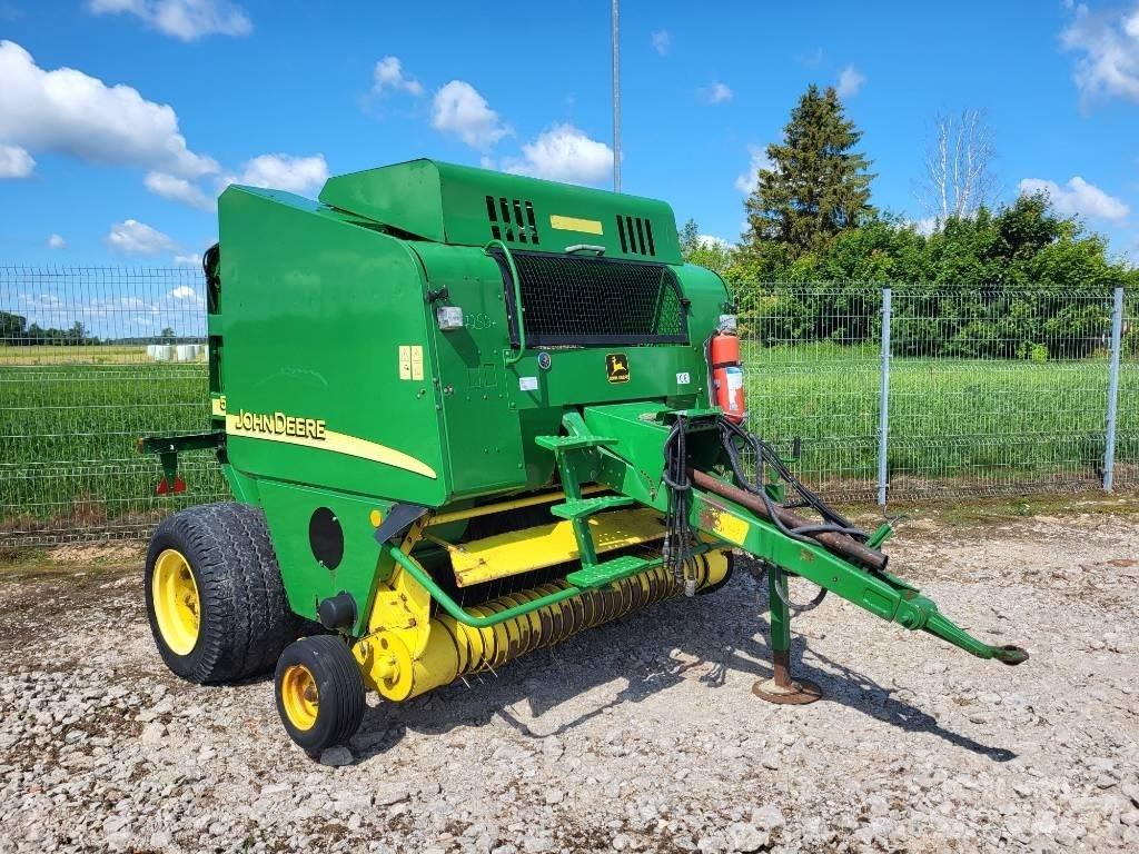 John Deere 578 Enfardadeira de rolos