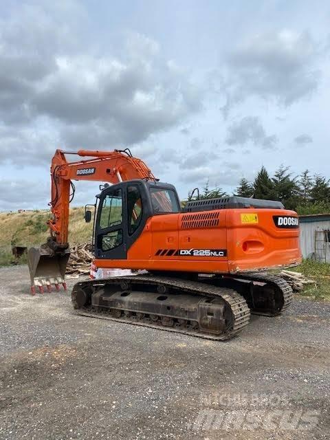 Doosan DX 225 NLC Escavadoras de rastos