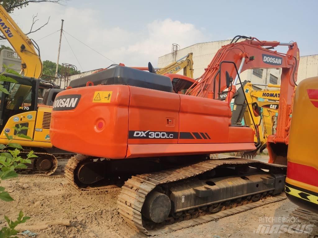 Doosan DX 300 Escavadoras de rastos