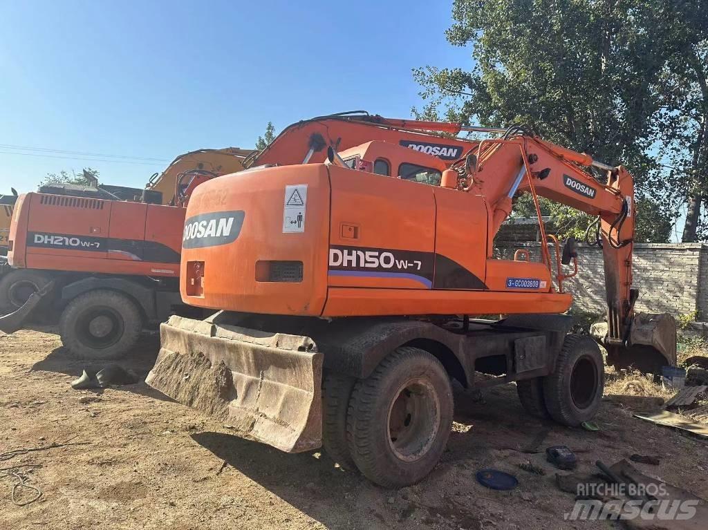 Doosan DH210W Escavadoras de rodas
