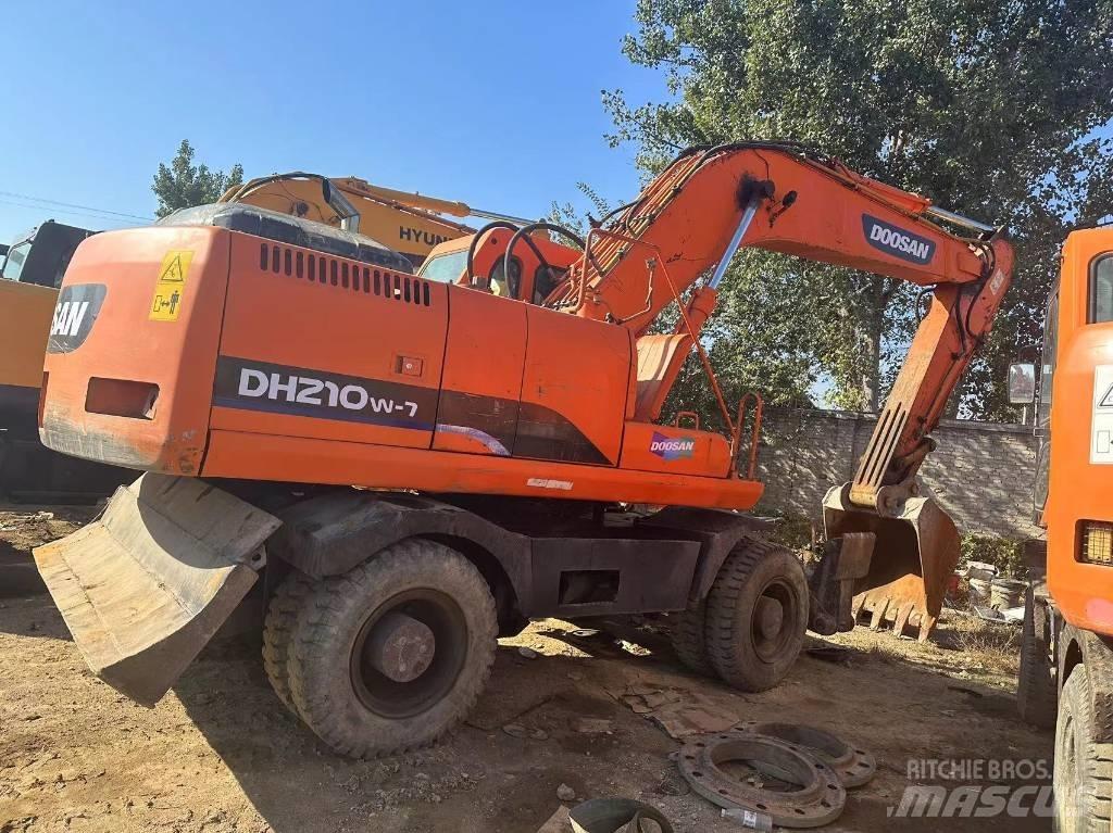 Doosan DH210W Escavadoras de rodas