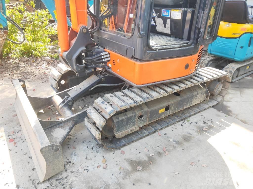 Hitachi ZX 30 U Mini Escavadoras <7t