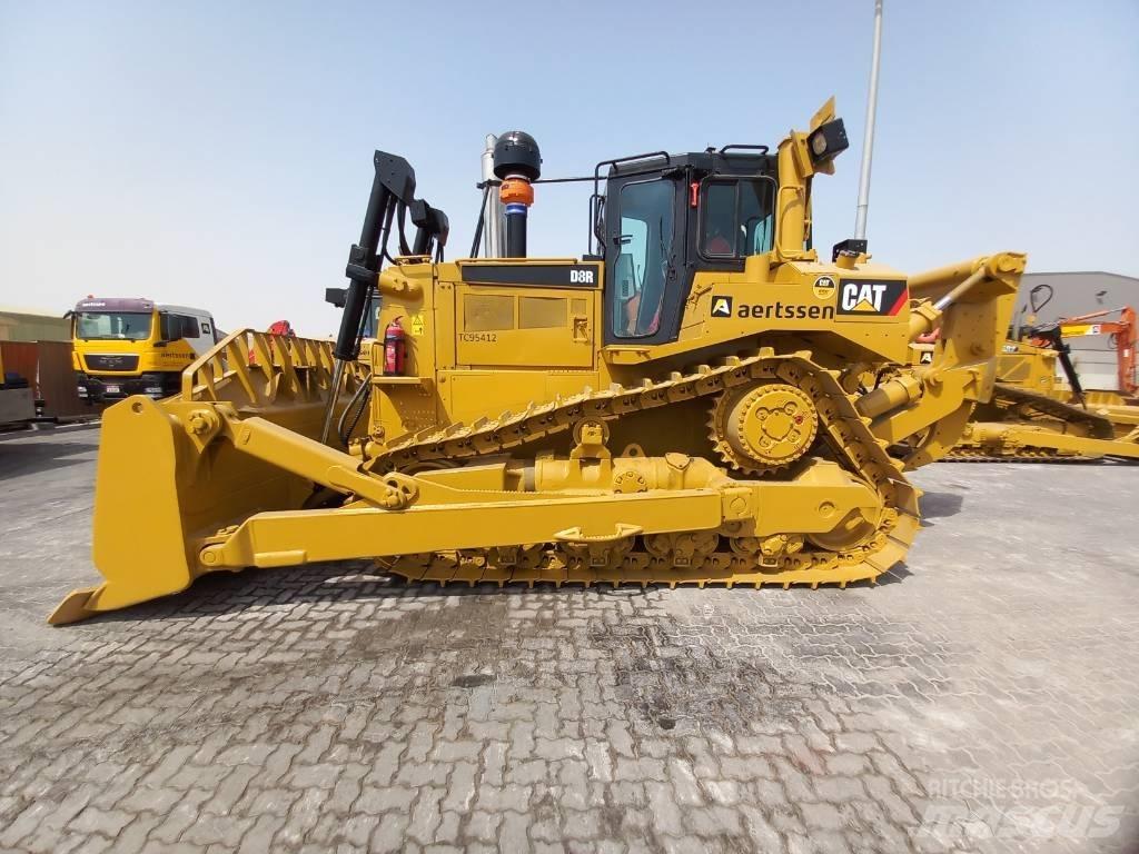 CAT D8R (Abu Dhabi) Dozers - Tratores rastos